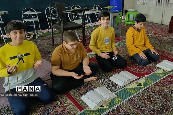 حضور دانش‌آموزان ناحیه دو شهرری در مراسم معنوی اعتکاف