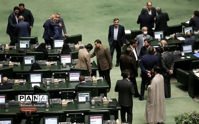 میزان حداقل حقوق کارمندان ۱۰ میلیون تومان تعیین شد