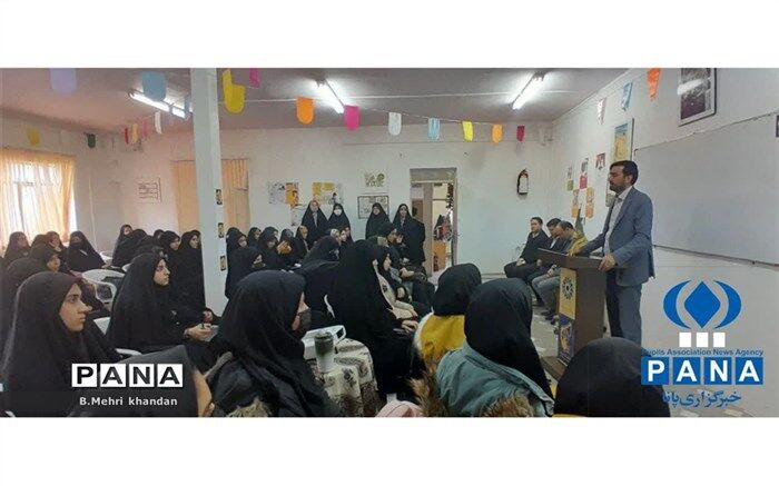 آغاز دوازدهمین دوره نمایشگاه‌های دانش‌آموزی مدرسه انقلاب در همدان