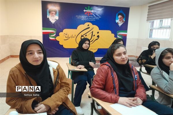 اجرای طرح همیار معلم در دبیرستان فرزانگان استعداد درخشان ملارد