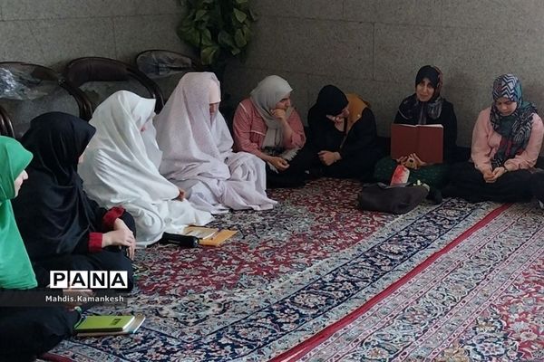 اعتکاف دانش‌آموزی در پاکدشت