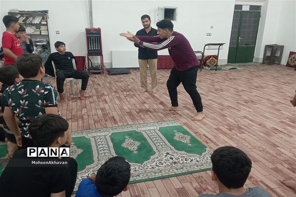اعتکاف دانش‌آموزی درخلیل آباد