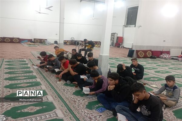 اعتکاف دانش‌آموزی درخلیل آباد