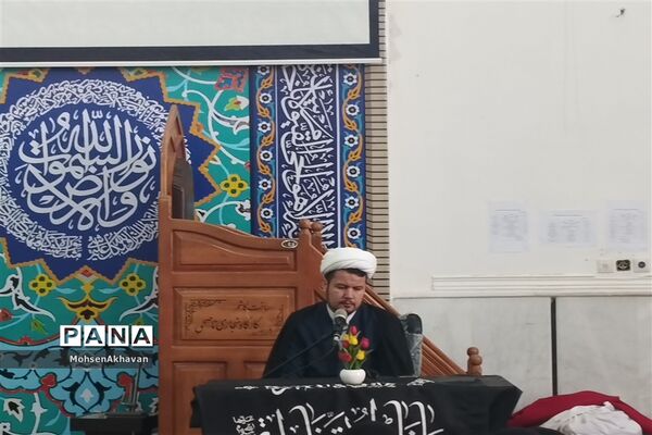 اعتکاف دانش‌آموزی درخلیل آباد