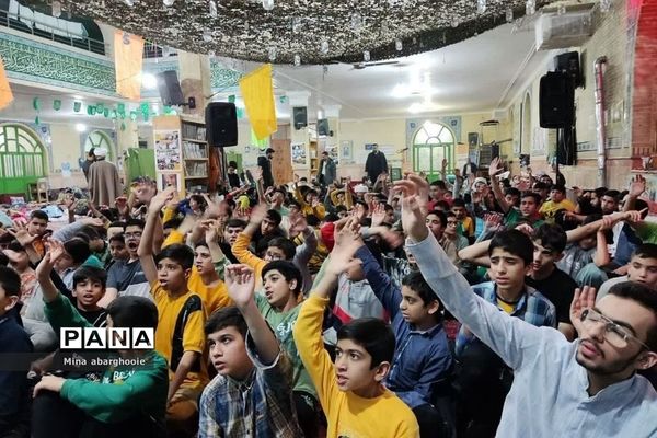 حضور دانش آموزان پسر شهرستان پیشوا در مراسم معنوی اعتکاف