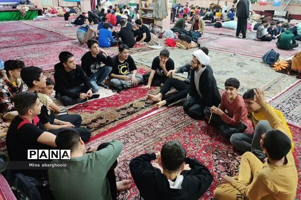 حضور دانش آموزان پسر شهرستان پیشوا در مراسم معنوی اعتکاف