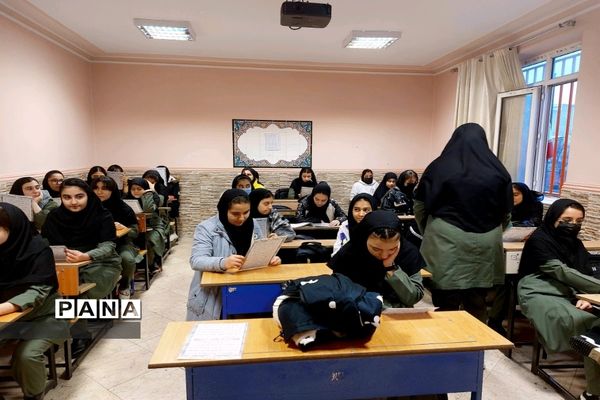 ختم قرآن توسط دانش‌آموزان منطقه ۱۸ به‌مناسبت  وفات حضرت زینب(س)