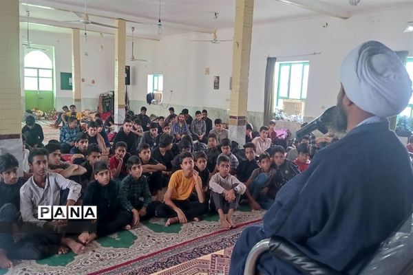 آئین اعتکاف دانش‌آموزای در هرمزگان