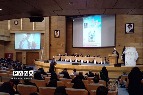برگزاری همایش مشاوره ای  تربیت فرزند در تالار شهر مشهد
