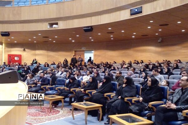 برگزاری همایش مشاوره ای  تربیت فرزند در تالار شهر مشهد