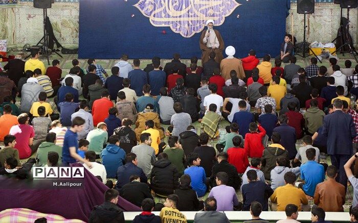 شرکت بیش از ۷ هزار دانش‌آموز چهارمحال و بختیاری در مراسم اعتکاف