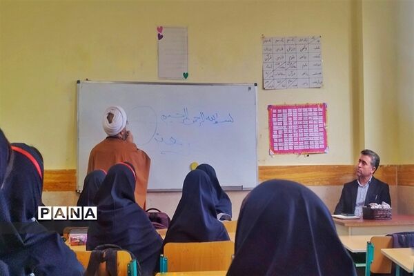 جلسات روشنگری در دبیرستان حجاب شهرستان اشتهارد