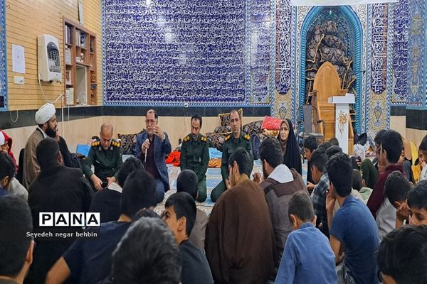 اعتکاف دانش‌آموزان در تنگستان و گناوه