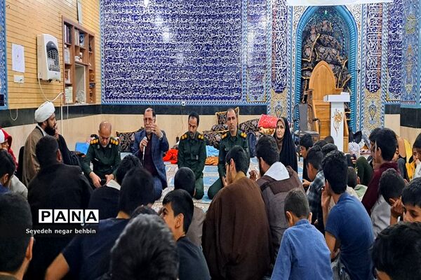 اعتکاف دانش‌آموزان در تنگستان و گناوه
