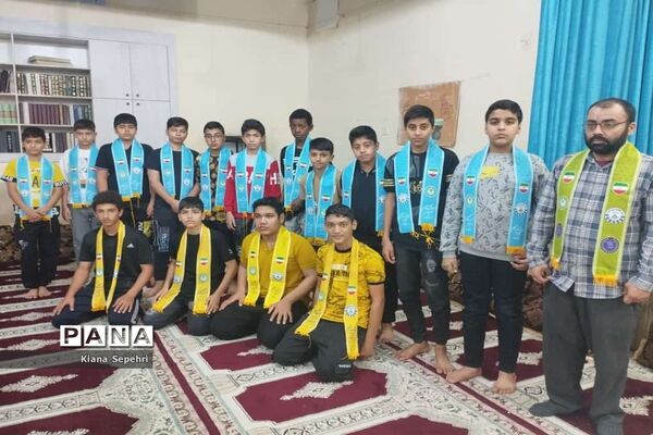 اعتکاف دانش‌آموزان در تنگستان و گناوه
