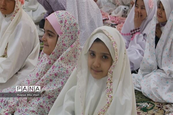 بهار بندگی ۳۰۰ نومکلف در امام‌زاده بی‌بی سکینه صفادشت