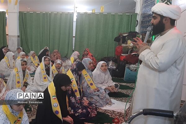 اعتکاف دانش‌آموزی دختران ناحیه شش مشهد مقدس در مسجد امام حسن  عسکری(ع)