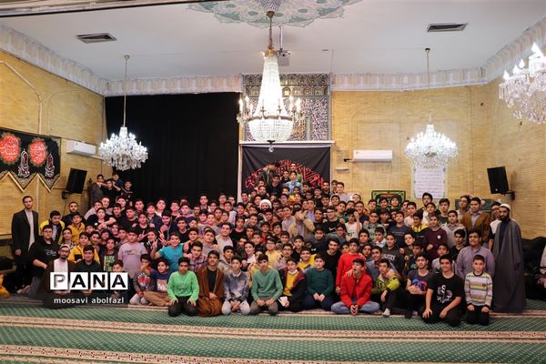 اعتکاف دانش‌آموزی ناحیه ۳ مشهد در مسجد امام صادق علیه السلام