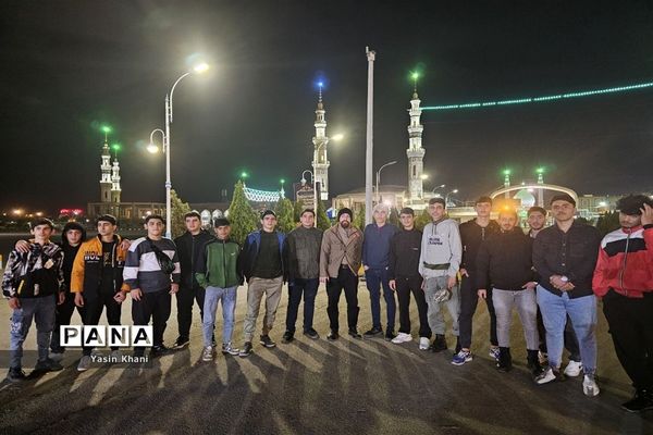 بازدید دانش‌آموزان پسر شهرستان عباس آباد از مناطق عملیاتی جنوب