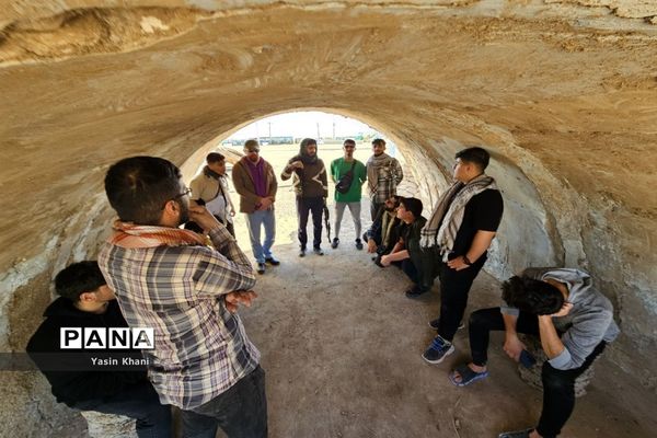 بازدید دانش‌آموزان پسر شهرستان عباس آباد از مناطق عملیاتی جنوب