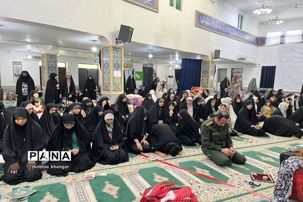 اعتکاف دانش‌آموزان در بوشهر