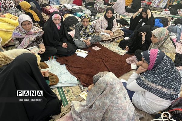 اعتکاف دانش‌آموزان در بوشهر