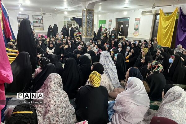اعتکاف دانش‌آموزان در بوشهر
