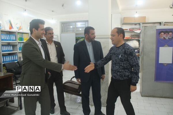 بازدید مسئولان آموزش و پرورش استان بوشهر از ساختمان جدید سازمان دانش‌آموزی استان