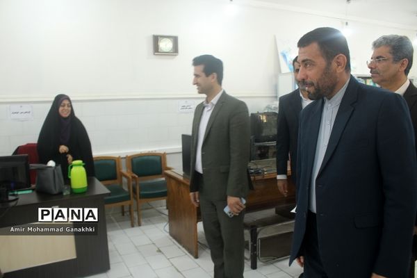 بازدید مسئولان آموزش و پرورش استان بوشهر از ساختمان جدید سازمان دانش‌آموزی استان