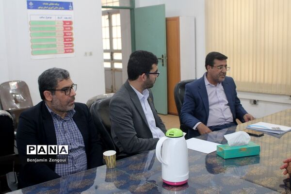 جلسه هم اندیشی سازمان دانش‌آموزی استان بوشهر با اداره نهضت سوادآموزی استان