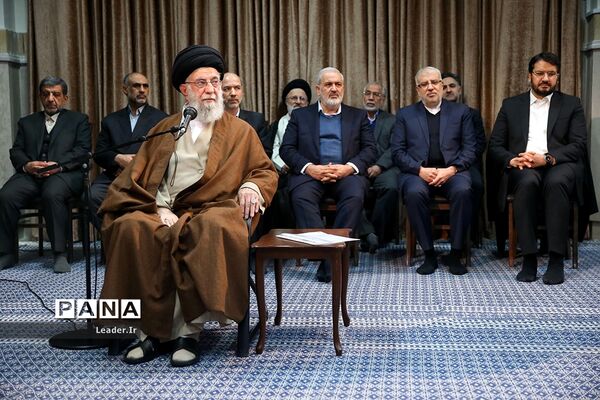 بازدید رهبر انقلاب از نمایشگاه تولید ایرانی