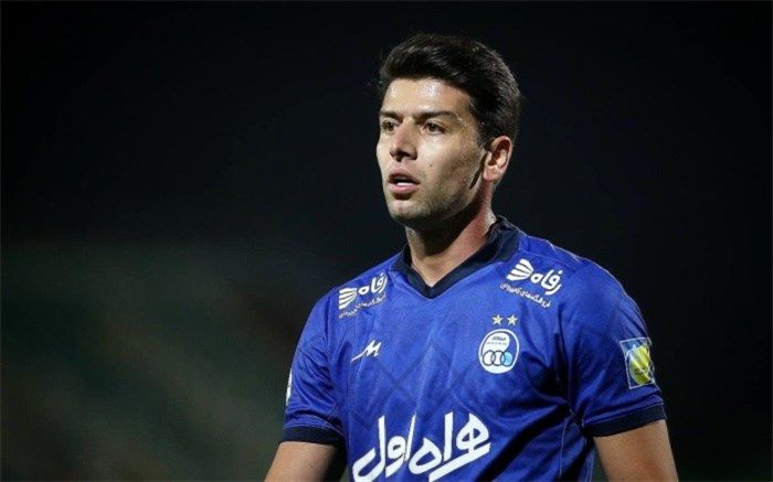 مهری پیراهن تیم آپوئل قبرس را بر تن کرد