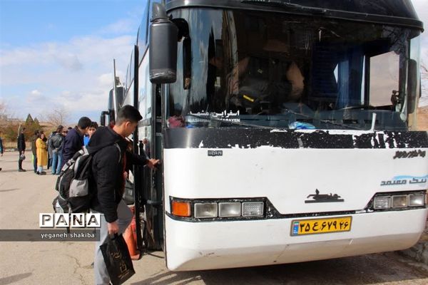 اعزام دانش‌آموزان پسر شهرستان اسفراین به مناطق عملیاتی راهیان نور