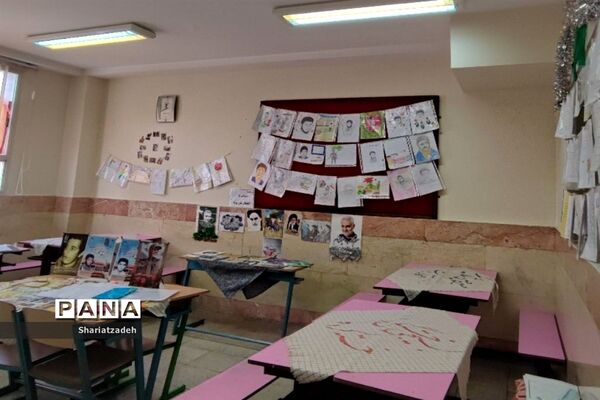 نمایشگاه یادواره شهیدان در دبستان شهید اندرزگو منطقه ۱۳