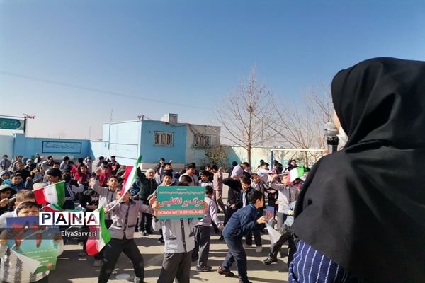 نو اختن زنگ انقلاب در مدارس پسرانه خلیل‌آباد