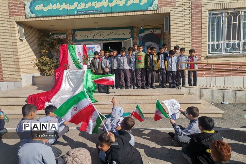 نو اختن زنگ انقلاب در مدارس پسرانه خلیل‌آباد