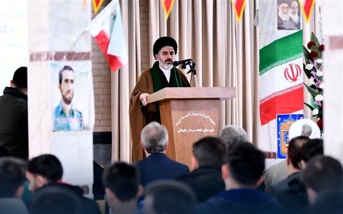 تبیین تاریخ انقلاب راهکار مقابله با توطئه‌های دشمنان نظام اسلامی است
