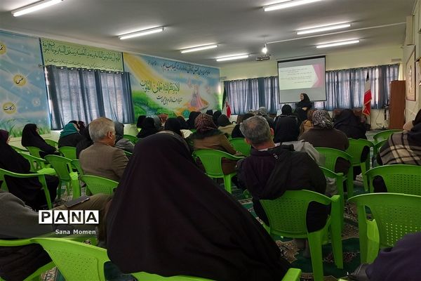 جلسه آموزش خانواده وآسیب های اجتماعی دردبستان افشار نژاد ۲