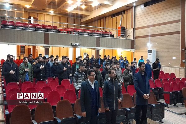 حضور دانش‌آموزان پسر دوره متوسطه دوم شهرستان ملارد در مسابقات قرآنی