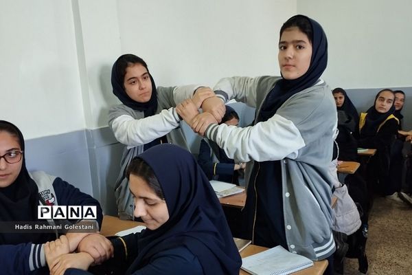 آموزش اصول امدادگردی در مدرسه  نور هدایت شهریار