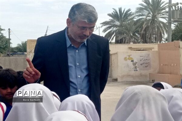 حضور  مشاور اجرایی وزیر آموزش و پرورش در بندرخمیر
