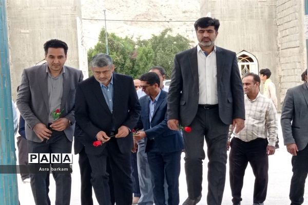 حضور  مشاور اجرایی وزیر آموزش و پرورش در بندرخمیر