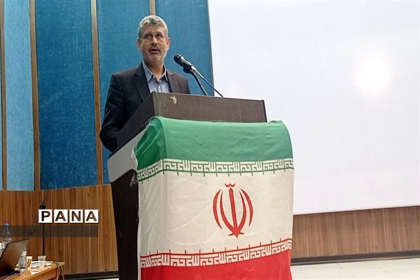 حضور  مشاور اجرایی وزیر آموزش و پرورش در بندرخمیر