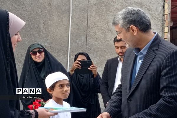 حضور  مشاور اجرایی وزیر آموزش و پرورش در بندرخمیر