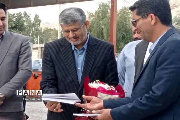 حضور  مشاور اجرایی وزیر آموزش و پرورش در بندرخمیر