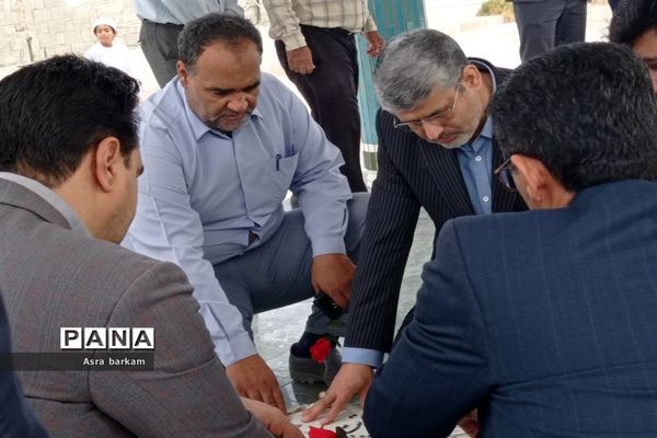 حضور  مشاور اجرایی وزیر آموزش و پرورش در بندرخمیر