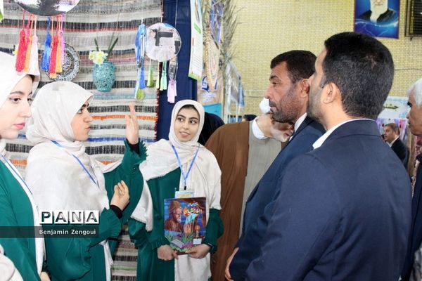 نمایشگاه اقوام دانشجو معلمان دختر سراسر کشور در بوشهر