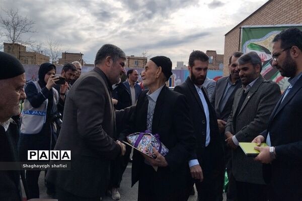 مراسم زنگ انقلاب در قرچک