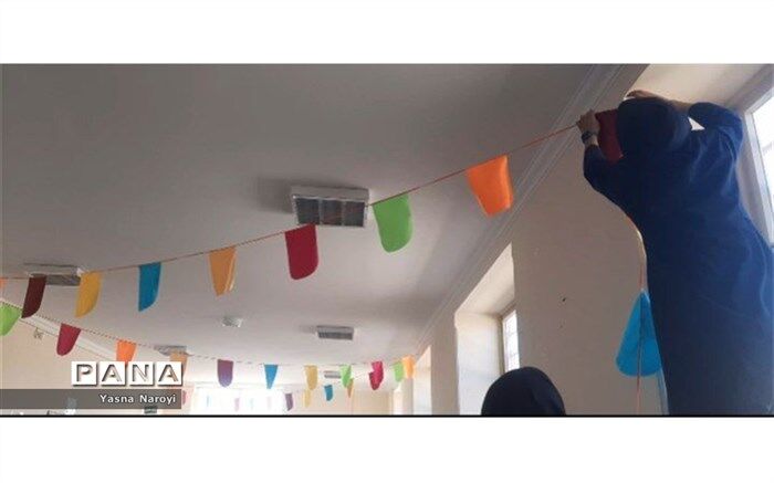 آذین‌بندی مدرسه ام البنین روستای هوتک به‌مناسبت دهه فجر/فیلم