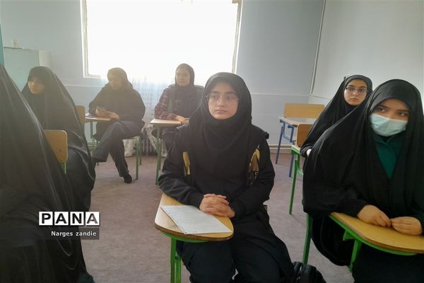 حضور حداکثری دانش‌آموزان دختر متوسطه دوم شهرستان ملارد در مسابقات قرآنی